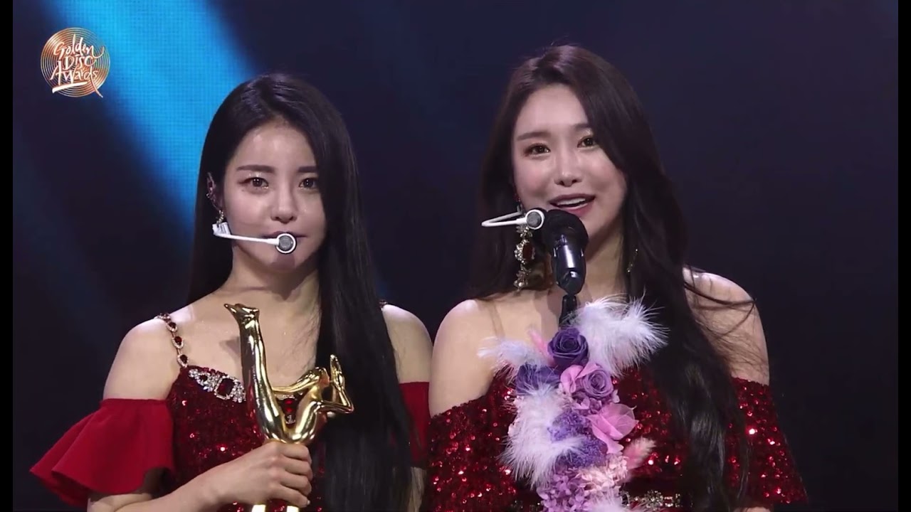 Brave Girls wins BEST GROUP at Golden Disk Awards 2022 - YouTube