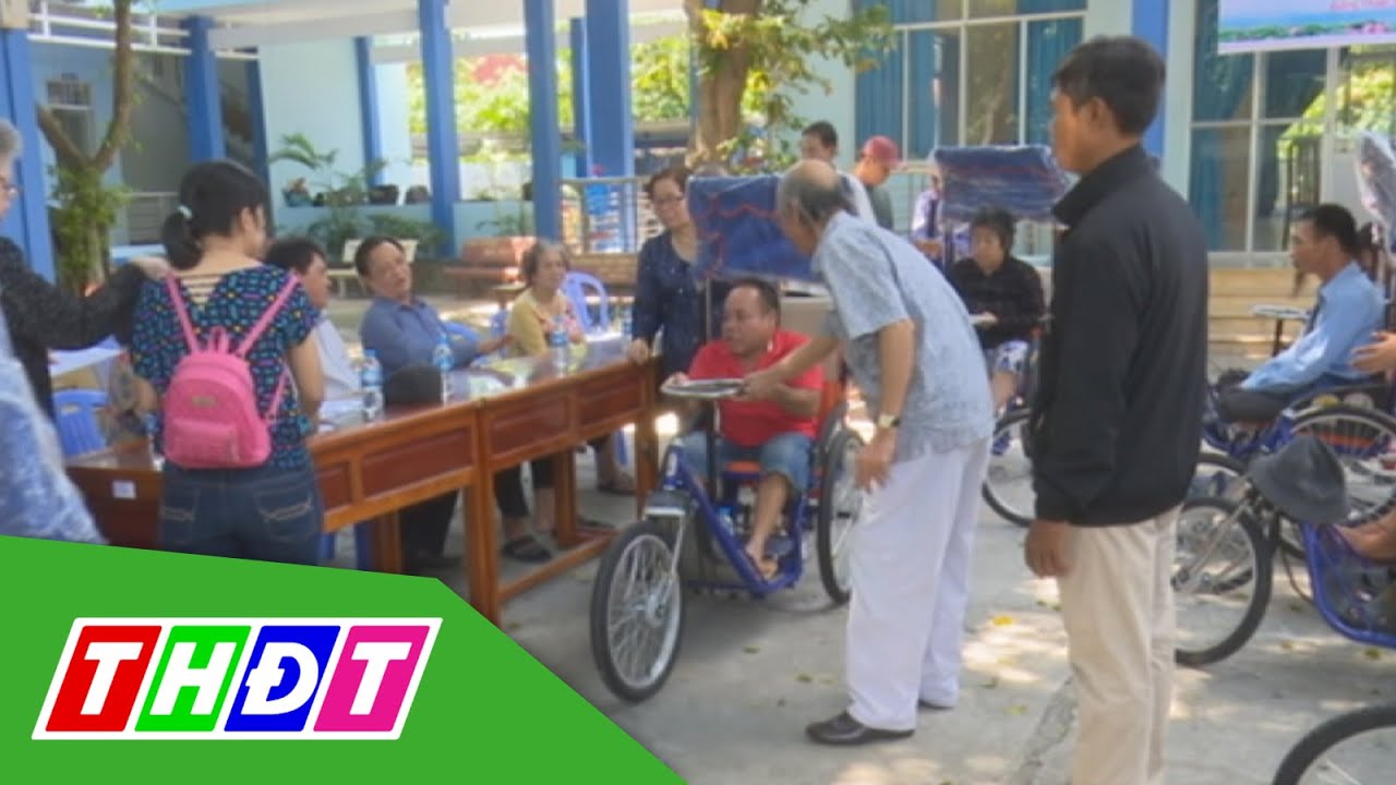 Đồng Tháp: Tặng xe lắc cho người khuyết tật | THDT - youtube