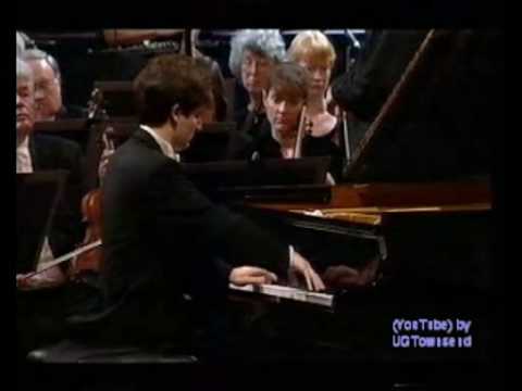 Alessio Bax, Brahms D minor piano concerto; Rondo (end)