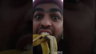 Muskin Khan Pa Sor Ke Defunny Banana Eating