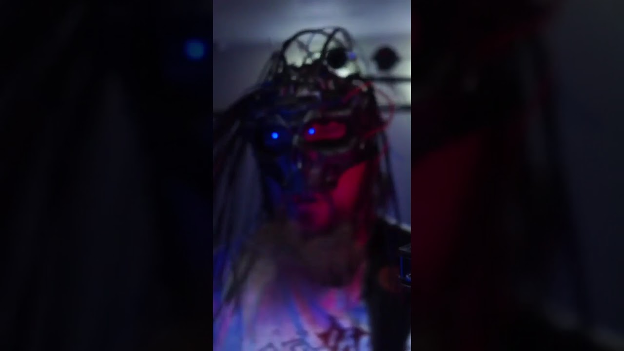 Guarda The mask isn't a costume. It's permission. su YouTube Guarda The mask isn't a costume. It's permission. su YouTube