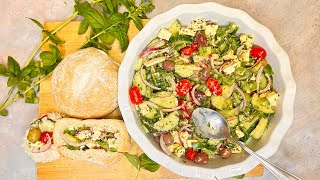 EASY AND HEALTHY GREEK SALAD RECIPE + SALAD DRESSING.