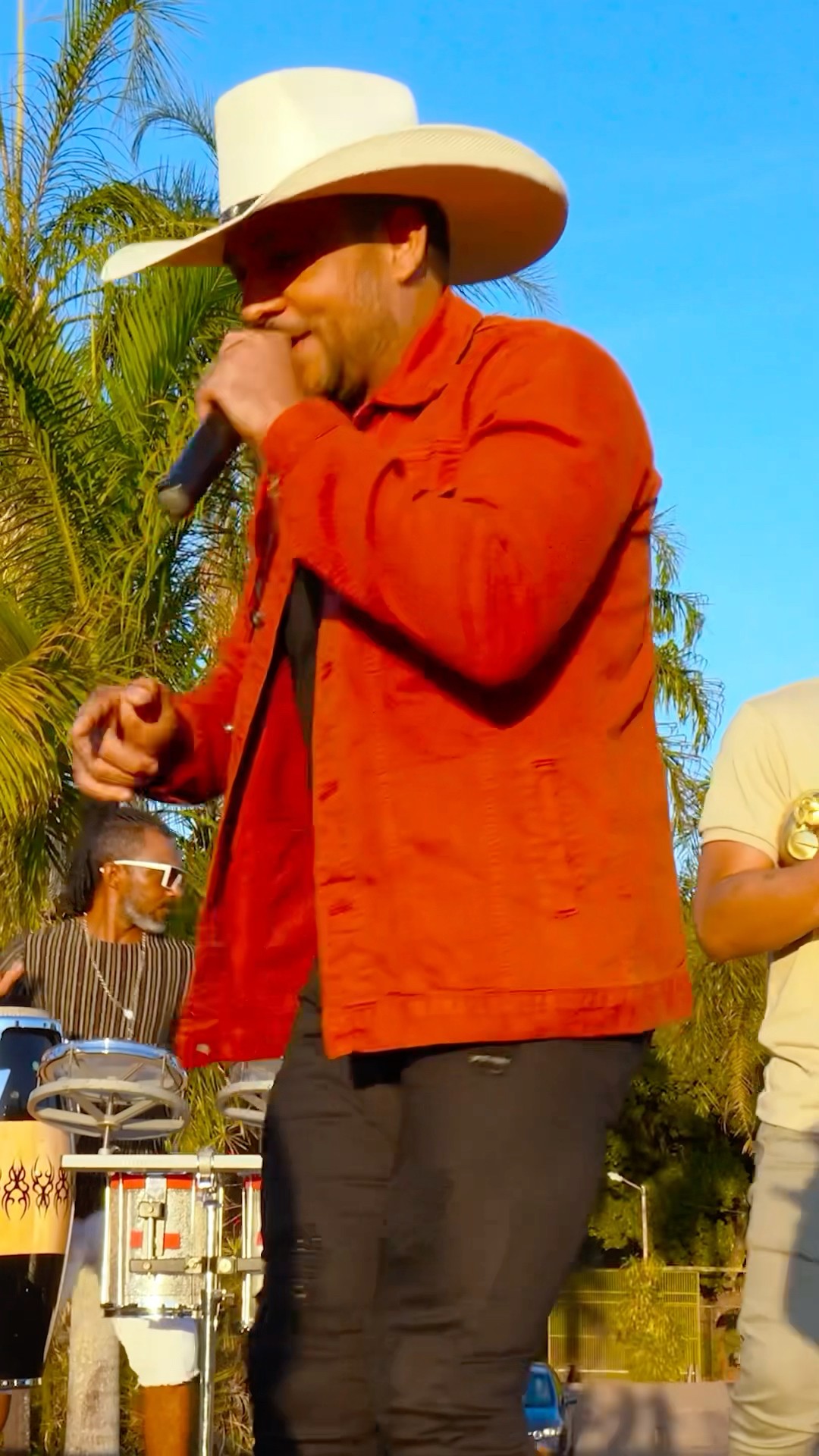 Leãozinho cantando bonito a música forró do meu Goiás #boanoiteee #leaozinhodoforrooficial #forro￼