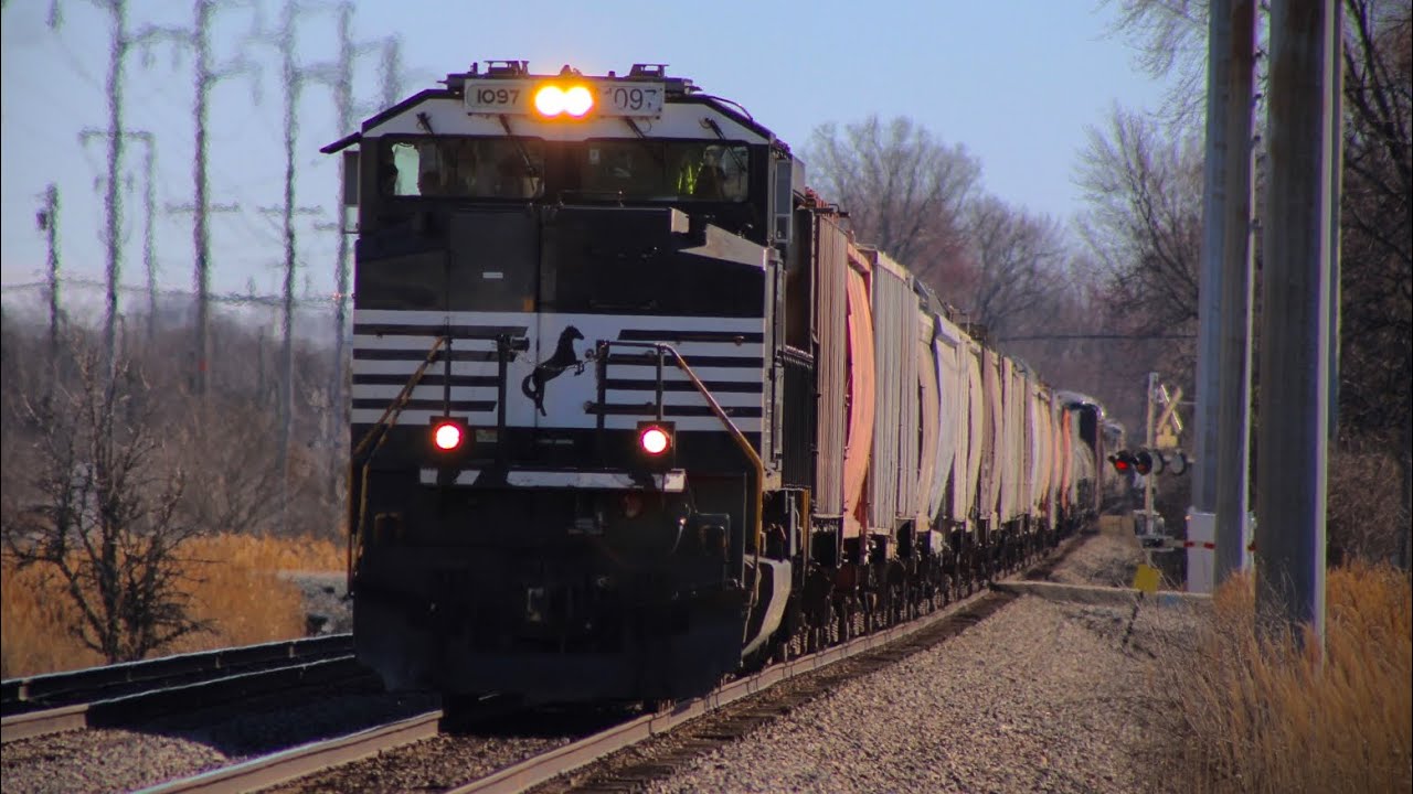 NS 119 passes McCord Park at MP 10 with friendly crew!