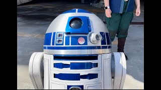 I SCARED R2D2 - Interactions with Star Wars Characters at Disneyland Resort California