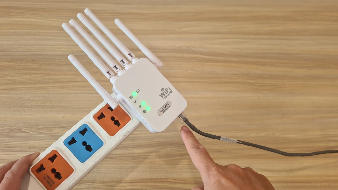 Set up a Wi-Fi Repeater with cable