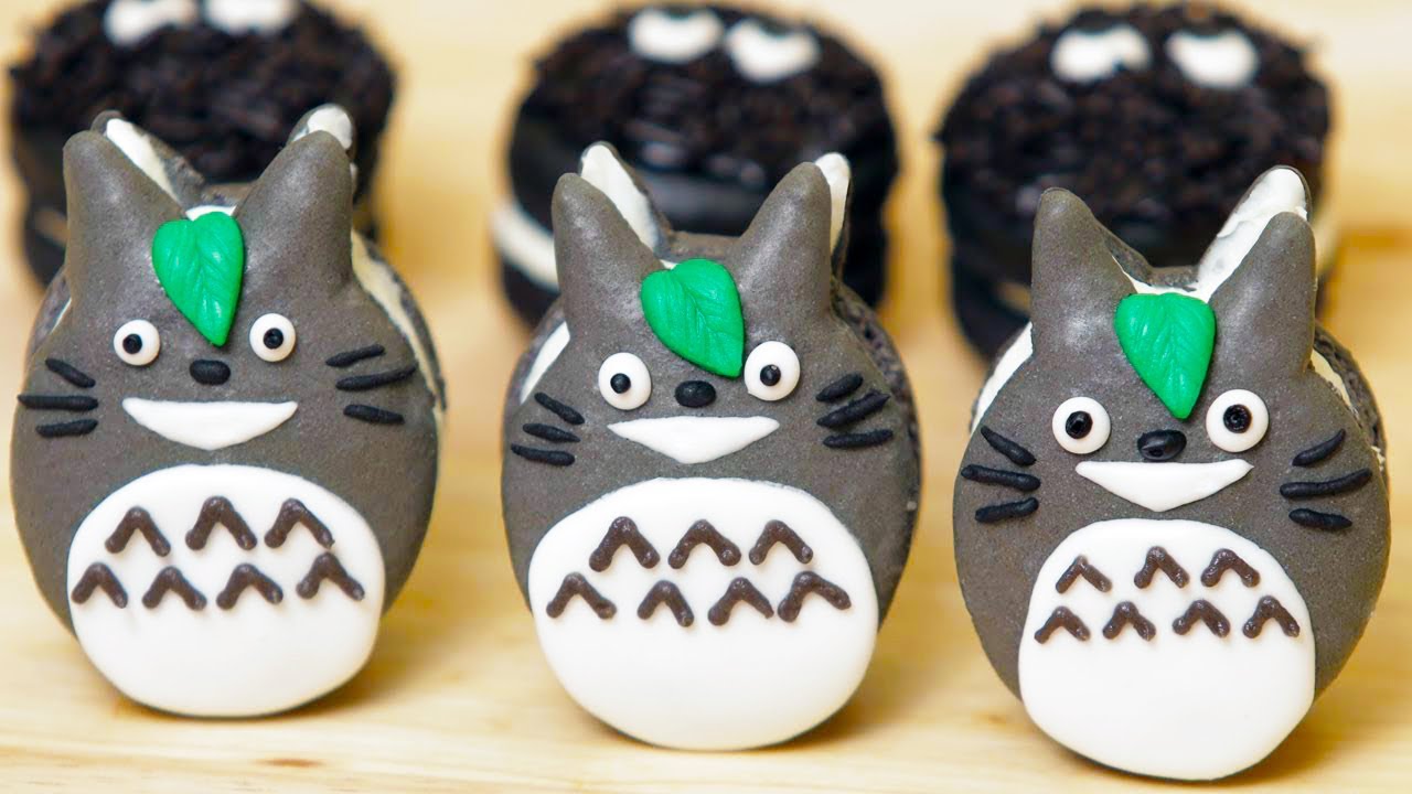 TOTORO MACAROON COOKIES - NERDY NUMMIES