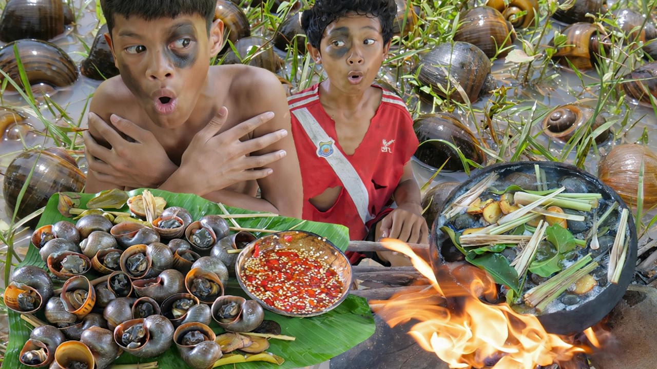 Primitive Technology / Cooking Snail In Jungle For Lunch