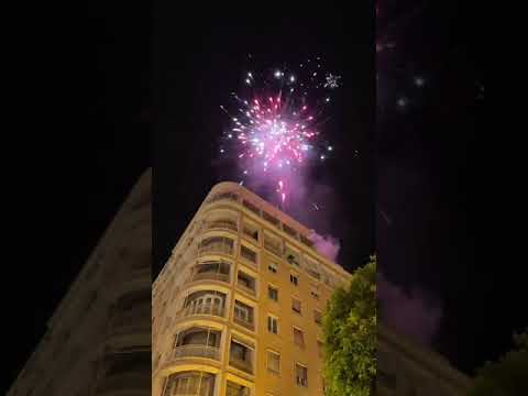 Malamovida a Cagliari, fra caos e urla sino a notte fonda: in centro anche fuochi d'artificio