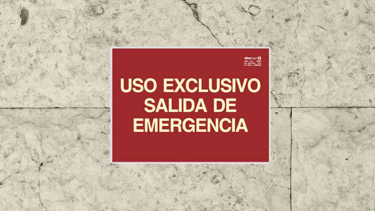 2 Carteles De Salida De Emergencia Luminiscentes - Tamaño 30x15 Cm, Autoadhesivos, Flecha Hacia Abajo - Resistentes A UV, Para Edificios Públicos Y Privados