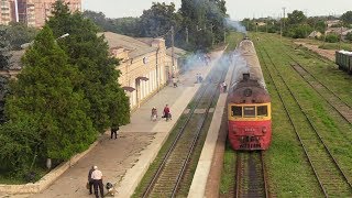 Дизель-поезд Д1-753 на ст. Дрокия / D1-753 DMU at Drochia station