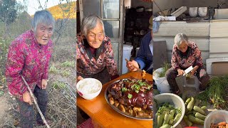 【八零徐姥姥】在農村做飯有多爽?食材現摘現做,鮮掉眉毛#food #家庭菜 #搞笑 #美食做法 #农村生活