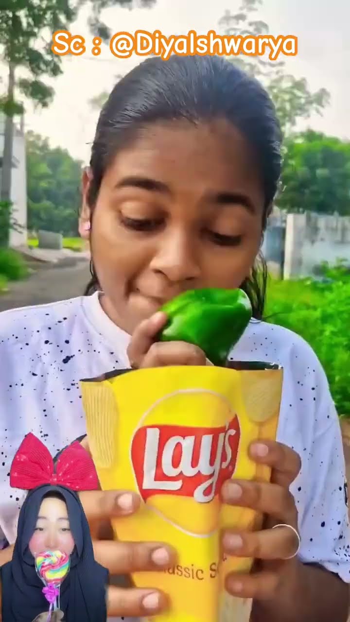 ADA PERI KERIPIK DI DALAM PLASTIK ⁉️ tapi Kakak di kasih sayur ? @Diyalshwarya #shorts #funny