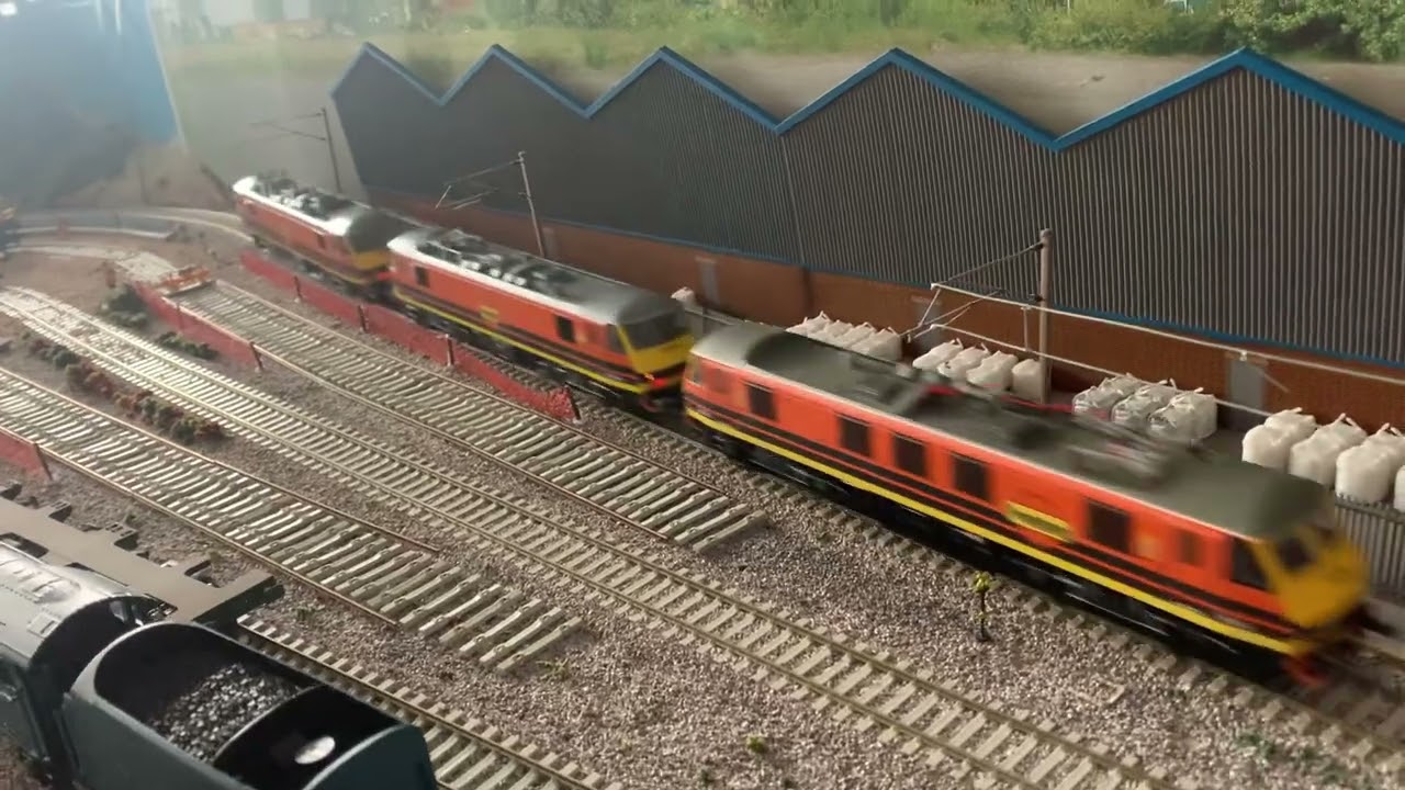 Bachmann class 90 freightliner orange triple header