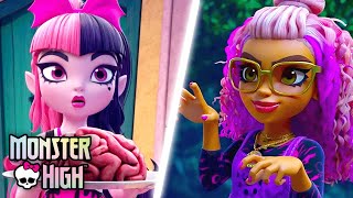 Draculaura Keeps Lagoona's Secret & Clawdeen Uses Her Moonclaw! w/ Cleo | Monster High