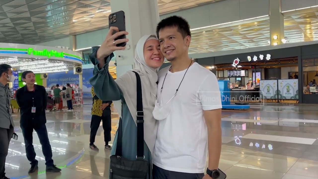 UMROH TANPA KESAYANGAN, DIMAS SETO GAK TEGA NINGGALIN DHINI LEBARAN SENDIRIAN