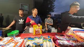 0223-6連又廷哥都被吸引目光 原來旁邊突然來了一位超可愛美女 是要來找阿民的嗎 嘉義趙又廷海鮮拍賣星期二彰化社頭夜市