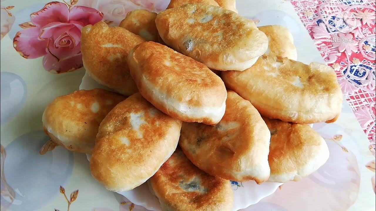 Пирожки жареные с щавелем сладкие на сковороде. Пирожки с щавелем сладкие. Пирожки с щавелем сладкие. Пирожки с кисляткой. Пирожки со щавелем в духовке из дрожжевого теста.