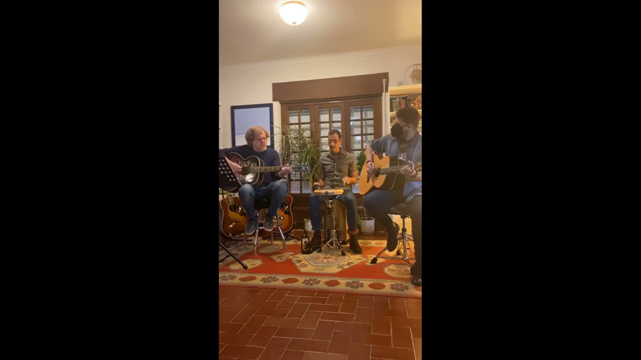 UHF - Não Me Deixes Ficar Aqui - TRIO - MMC 26