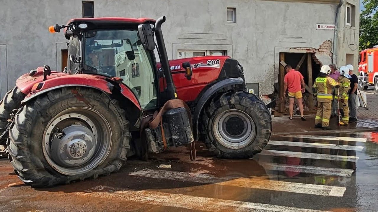 My Neighbor Is A Real Idiot! Tractors John Deere, Fendt, New Holland Extreme Situations on the Road!