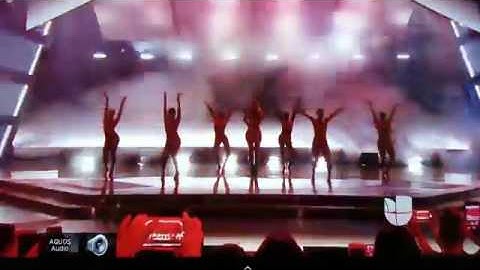Iggy Azalea - Switch Feat. Anitta ( Performance  Premios Juventud 2017 )