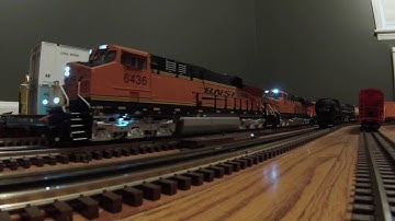 Lionel Legacy Monster 5 Engine BNSF & Union Pacific Lash-up