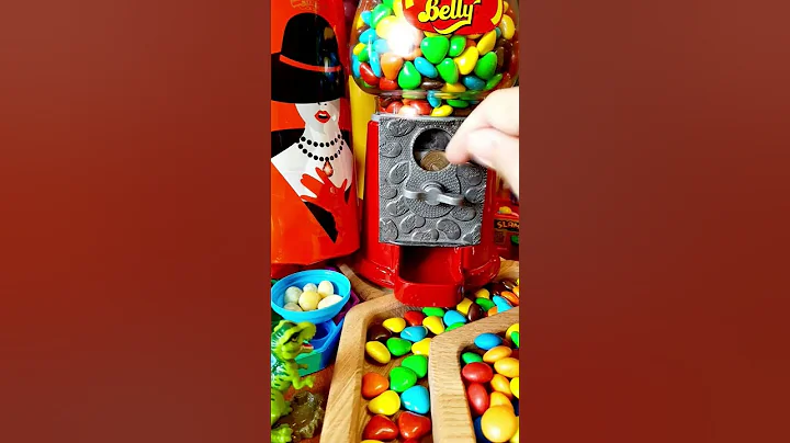 HOW TO HACK ANY VENDING MACHINE👌 2 COINS PLUS 3 YUMMY HEART SHAPES #shorts