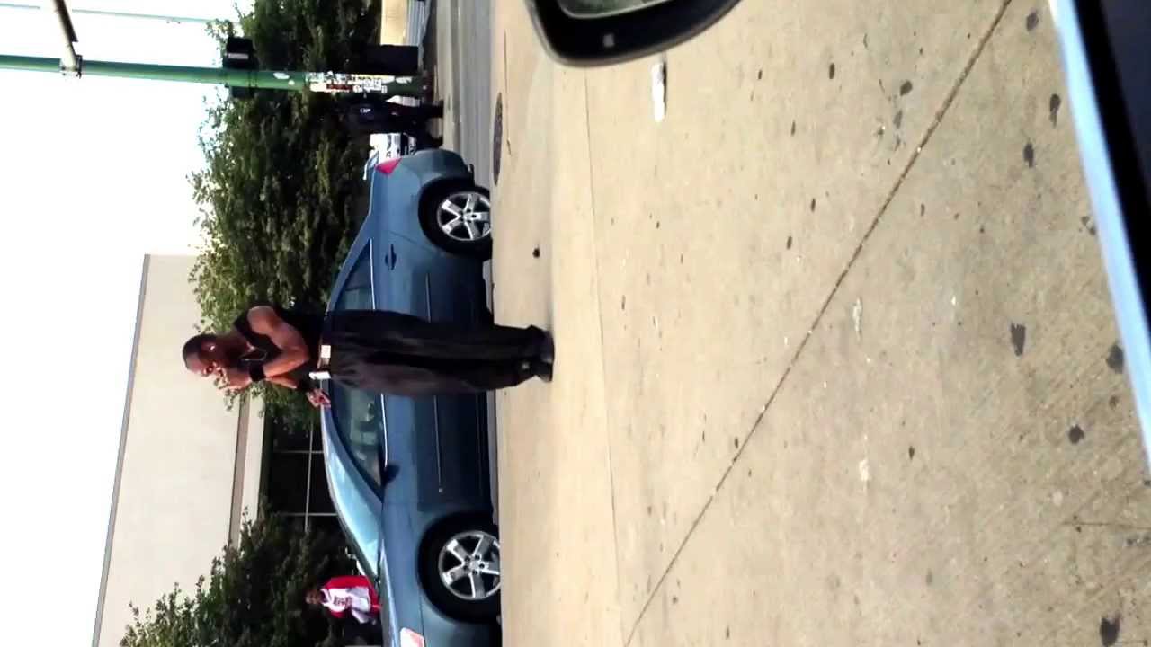 87th/Dan Ryan Chicago Man Dancing - YouTube