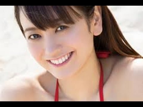 脊山麻理子アナ水着姿披露、矢口と“離婚ズ”結成も