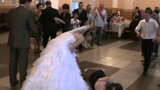 Падение на свадьбе Падение на свадьбе