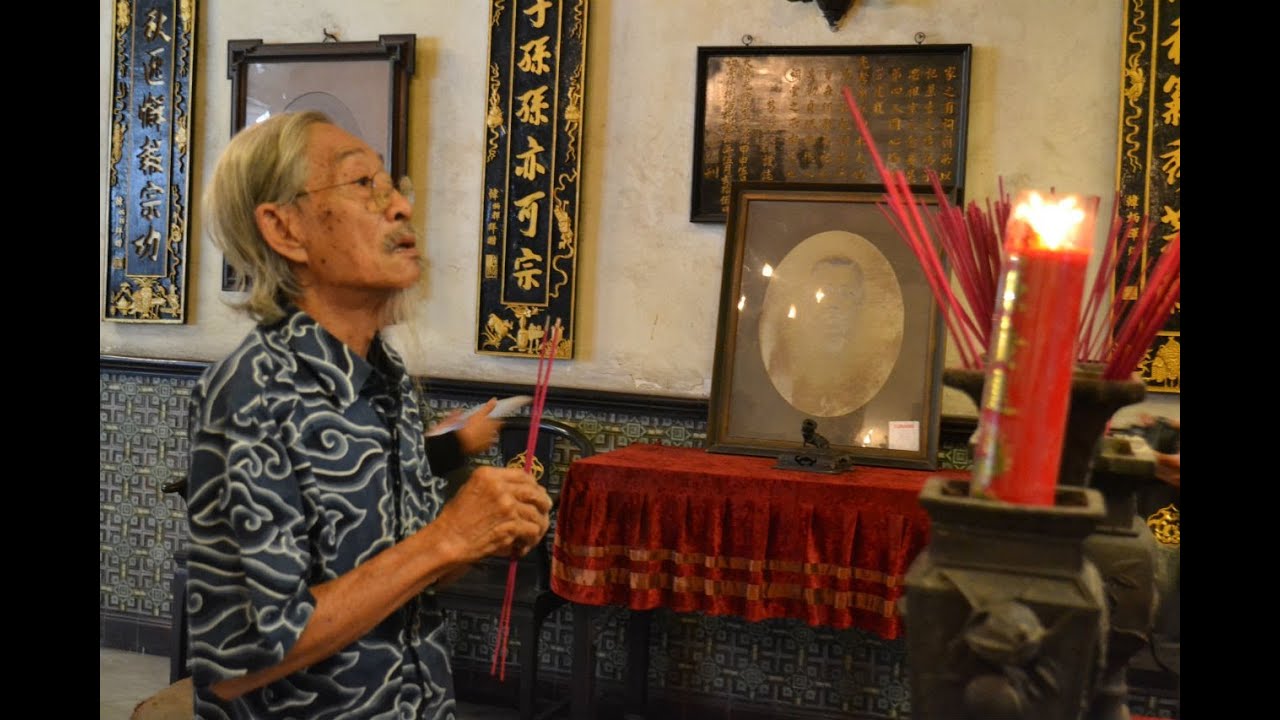 Alquran Utuh Saat Delapan Rumah Dinas Pomdam Surabaya Alquran Utuh Saat Delapan Rumah Dinas Pomdam Surabaya