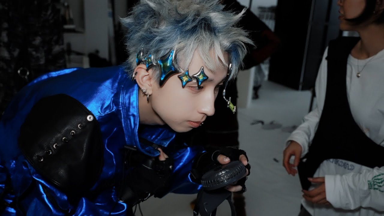 MON7A】Artist Photo Shooting Behind the Scene - YouTube