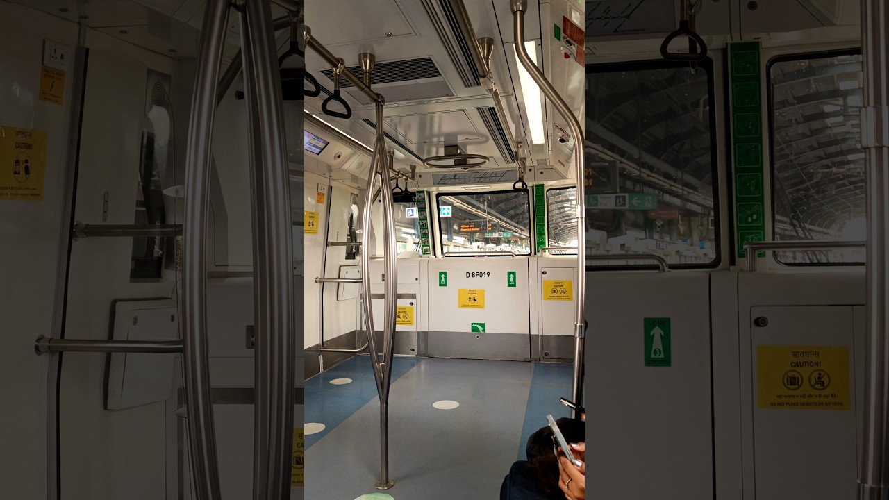Delhi metro, cabin of the pilot (Magenta line) 