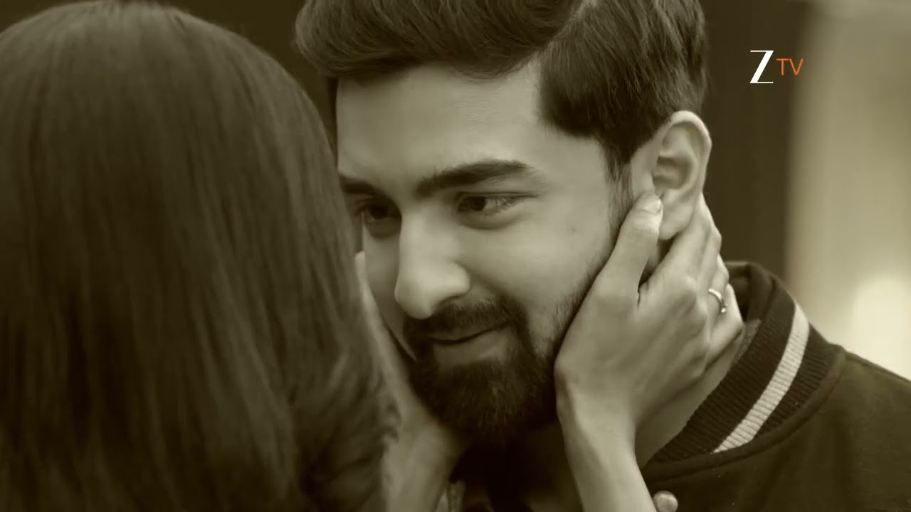 Bhagya Lakshmi | Shalu tells police officer about Lakshmi and Rishi's story.