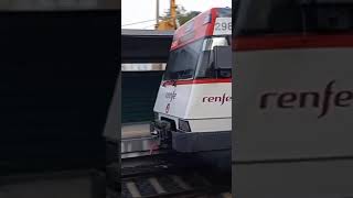Tren Renfe: Cercanías UT-447 C-1 Brinkola-Irún saliendo de San Sebastián/Donostia