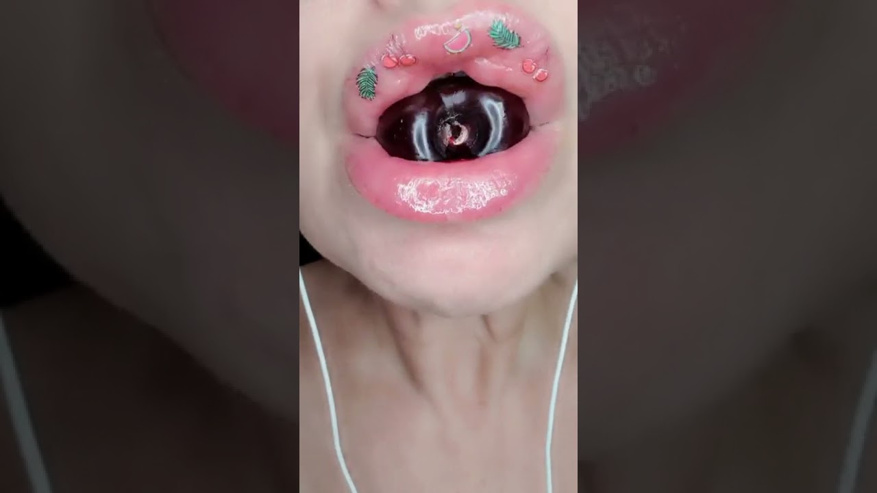asmr eating cherry 🍒 satisfying sounds 
