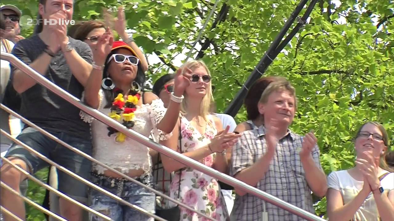 Night Fever - Bee Gees Medley (ZDF-Fernsehgarten - june 05, 2016)