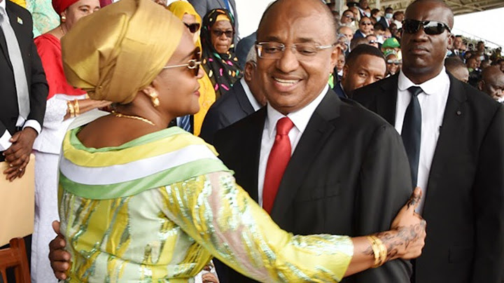 MAHABA YA MAMA MARYAM MWINYI YAMPAGAWISHA DKT MWINYI | TIZAMA DKT MWINYI AONYESHA HADHARAN KWA MKEWE