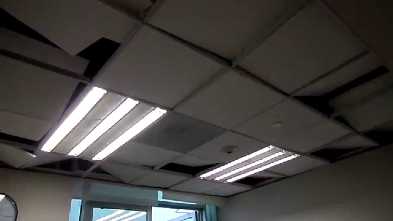 Strong wind lifts the ceiling panels - YouTube