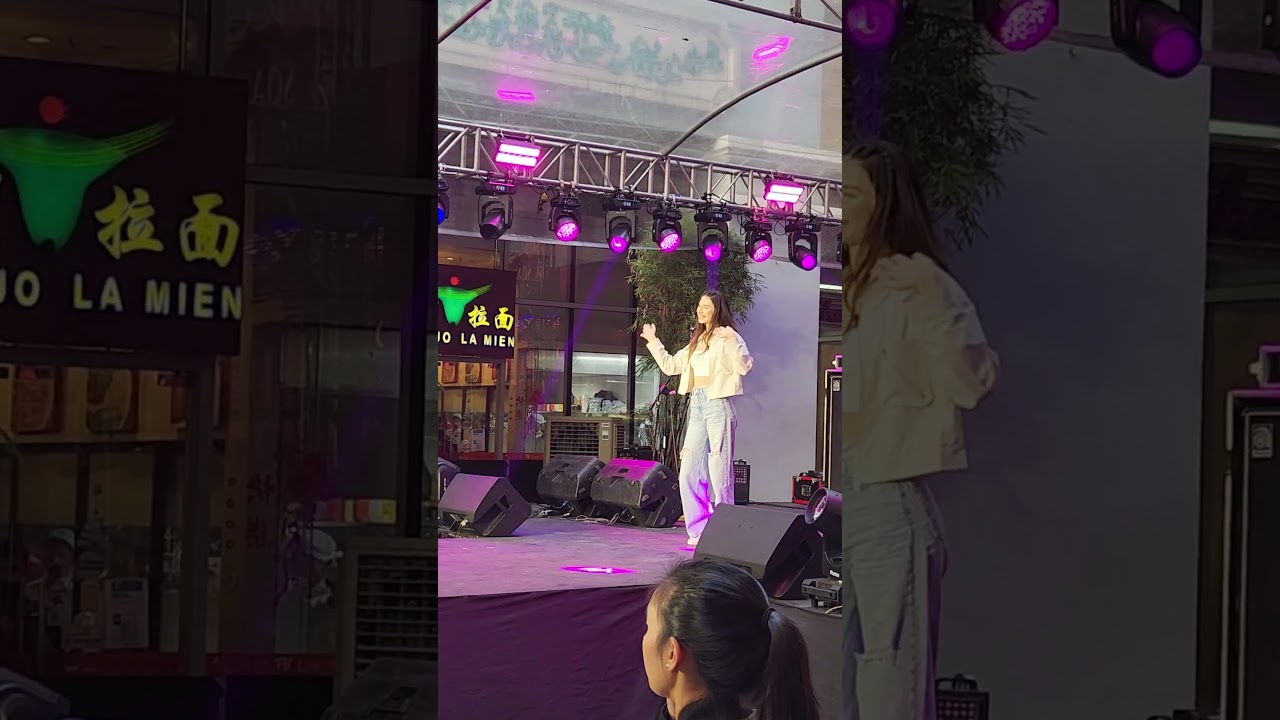 Don Matteo: Beautiful Caitlyn Stave at Pre Valentine Show