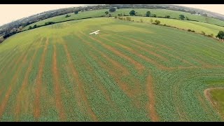 Air gates, airplanes, power loops: Winter vibes in FPV