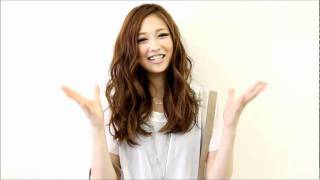 サロンパスcm女優 一瞬だけ登場する寝ている女性は誰 令和のcm図鑑