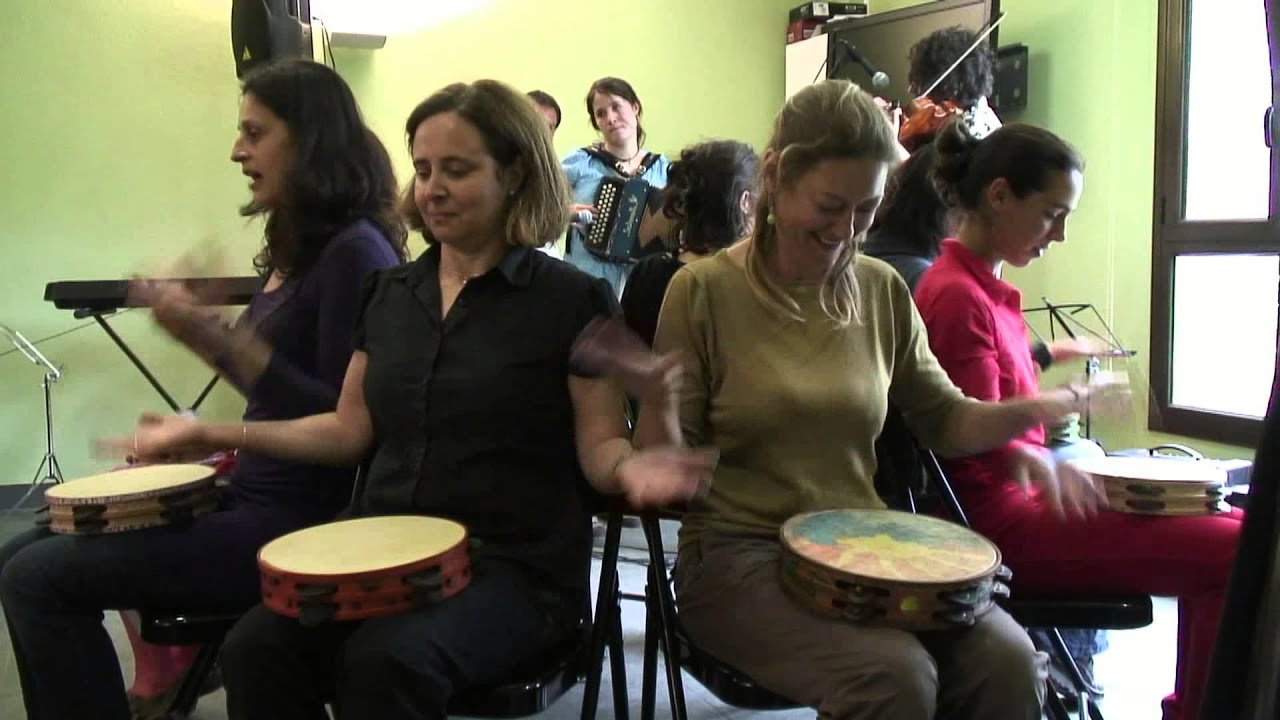 Krapula Katrilli. Festa final del curs 2012 Escola Folk del Pirineu