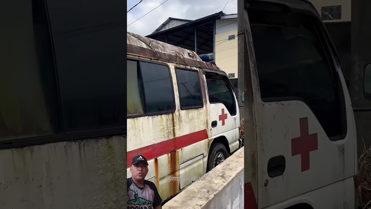 mobil ambulans terbengkalai kalau malam terlihat seram 