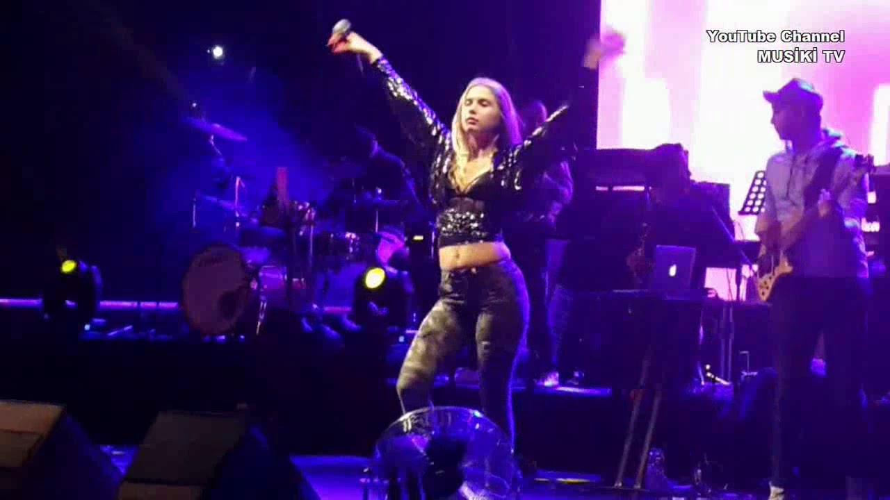 ALEYNA TİLKİ - Sen Olsan Bari (Konser Finali) @Antalya Park - HD