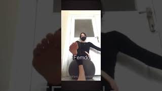 Türk Sahibe Ayağını Yalatıyor