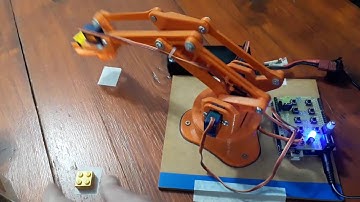 Brazo Robótico Educativo de 4 grados de libertad.