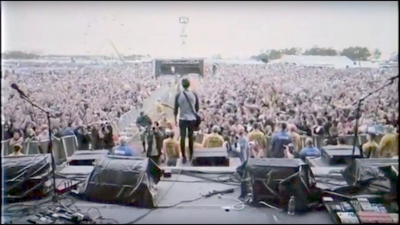 Badflower - Die (live from Epicenter) adlı videoyu YouTube'da izle Badflower - Die (live from Epicenter) adlı videoyu YouTube'da izle