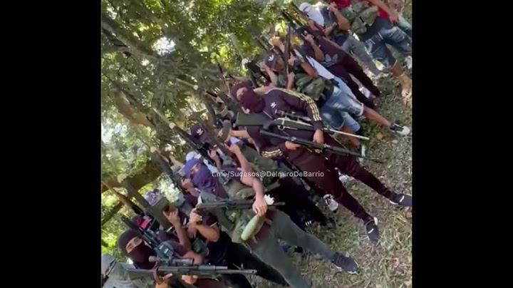 Miembros de la banda de El tren del llano graban un comunicado dirigido al pueblo de Altagracia