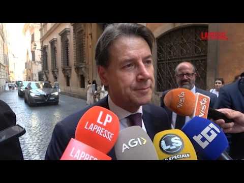 Video «Perso identità? Lui diceva che Draghi era grillino»: la replica di Conte a Grillo